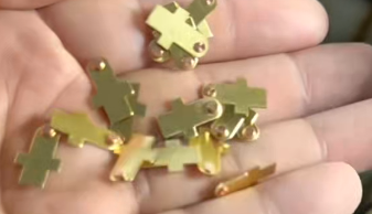 Masseproduksjon for sølvkontaktstemplinger