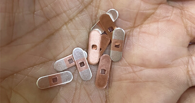 Forsendelse for stemplinger laget av sølvinnleggslist